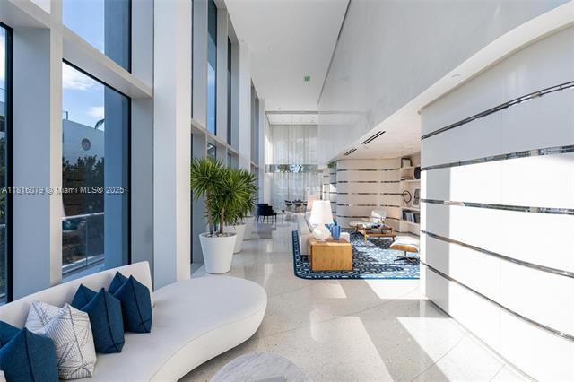 Building Photo - 16901 Collins Ave