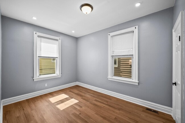 Building Photo - 54 Avenue B