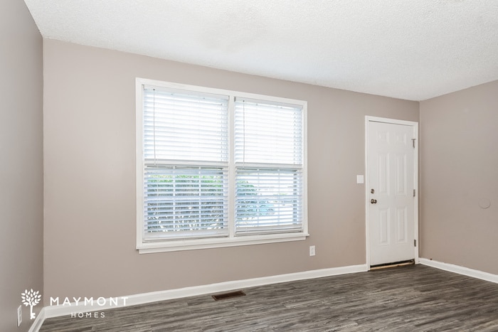 Building Photo - 632 Doane Dr