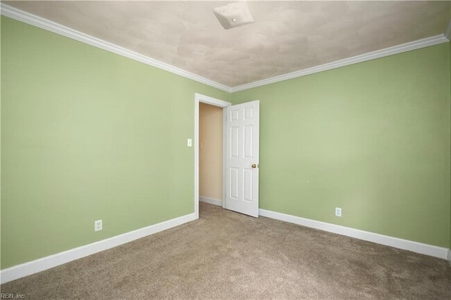 Building Photo - 4125 Duke of Gloucester Dr