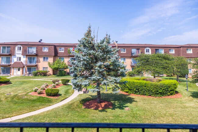 Building Photo - 9480 Bay Colony Dr