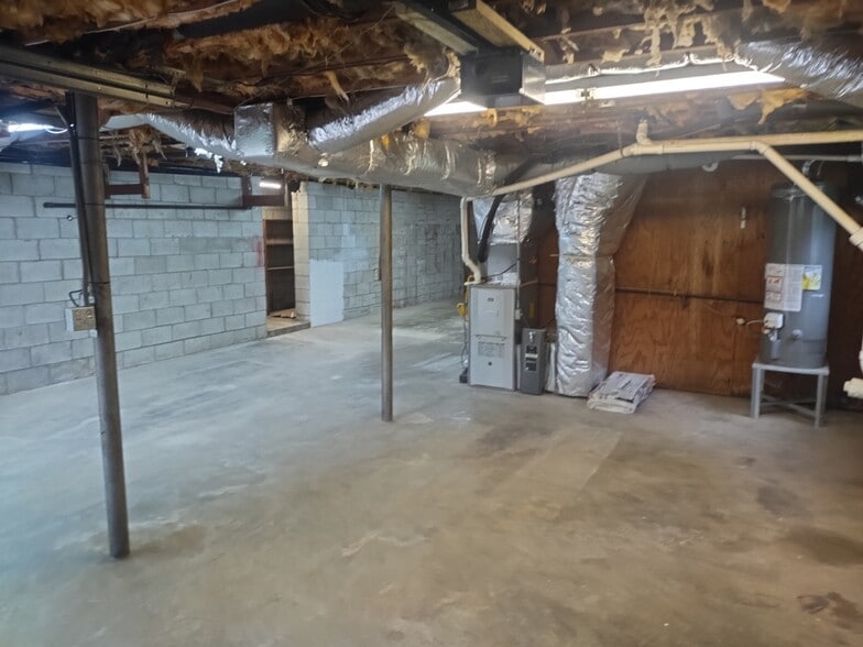 Building Photo - 244 Sterling Rd