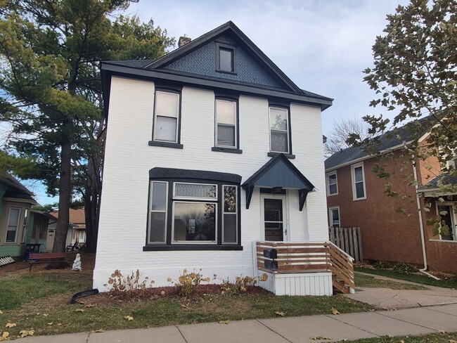 Building Photo - 416 Daly St