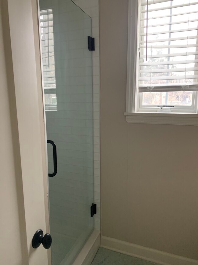 2nd bath - 2420 Derbyshire Rd