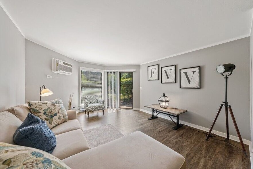 Fox Valley Villages 710 S Eola Rd Aurora IL 60504 Apartment Finder