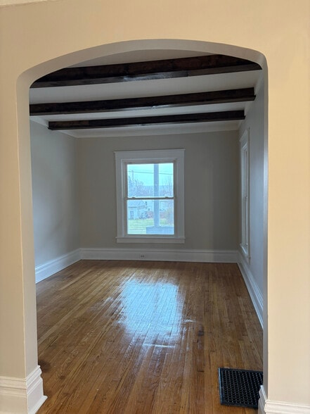 Building Photo - 530 High St