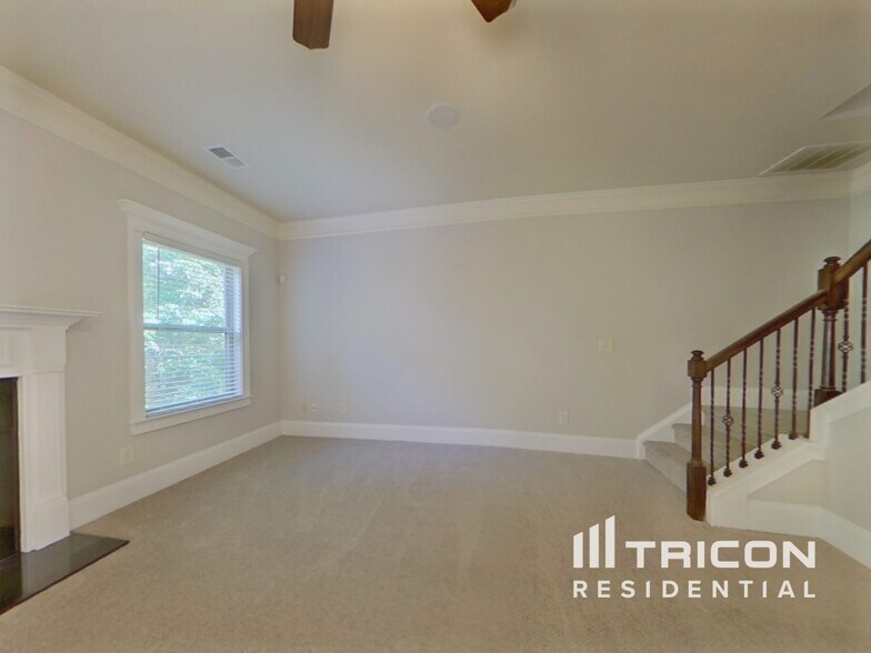 Building Photo - 349 Oatgrass Dr