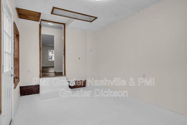 Building Photo - 3153 E Lake Dr