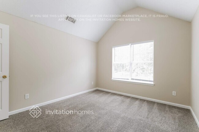 Building Photo - 521 Michael Cir
