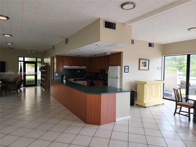 Building Photo - 1631 Riverview Rd