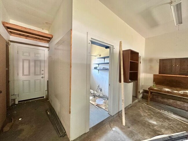 Building Photo - Newly Remodeled 4 Bedroom 2 Bath in Tyler!