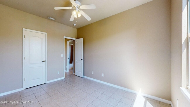 Building Photo - 916 Ocaso Ln