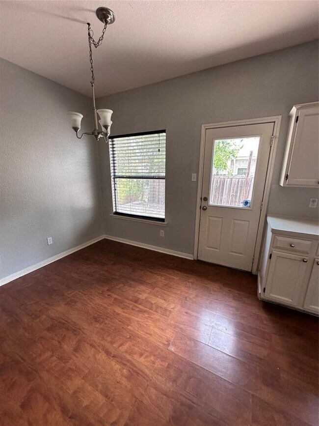 Building Photo - 4500 Silverstone Dr