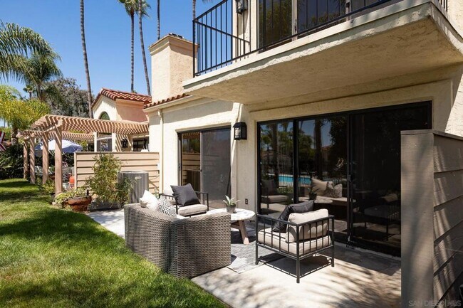 Building Photo - Beautifully remodeled home in the desirabl...