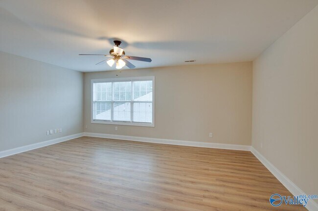 Building Photo - 112 Autumn Branch Dr