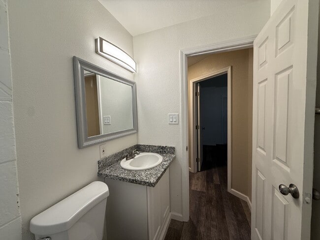 Building Photo - Cozy 1 bed 1 bath apartment