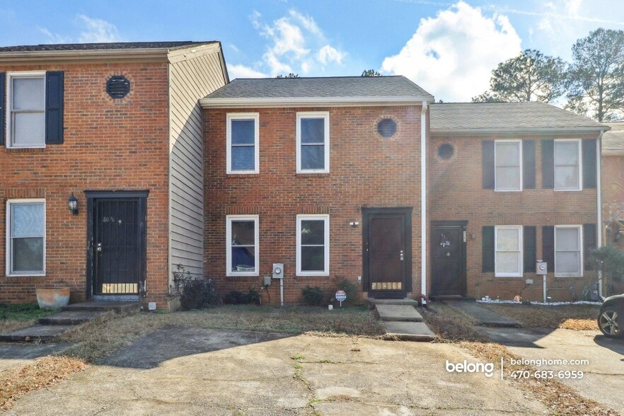 Building Photo - 8078 Woodlake Dr