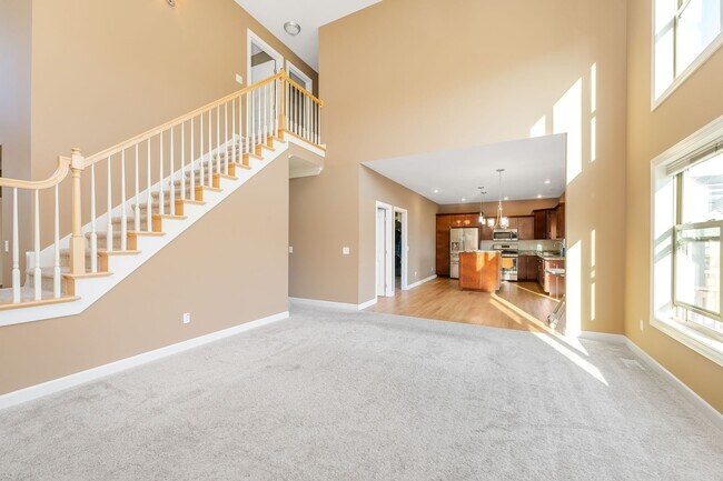 Building Photo - Five Bedroom Home in Kalamazoo