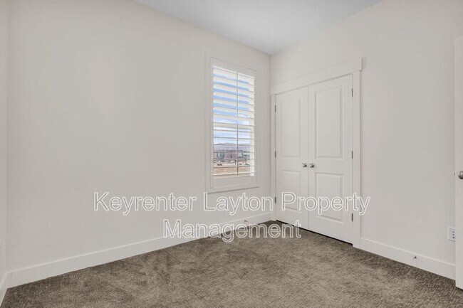 Building Photo - 5141 Rambutan Wy