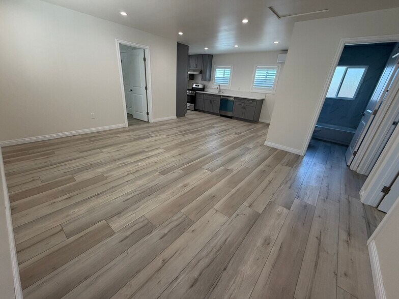 Common area - 2540 E Dunes St