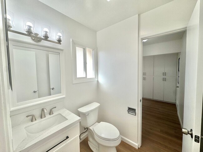 Building Photo - Beautifully Remodeled 4bd/2.5ba CLAIREMONT Home! Fenced yard, garage, PET friendly!