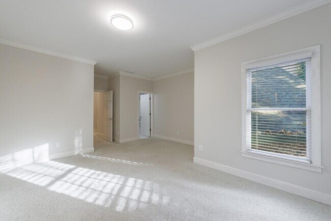 Building Photo - 2883 Thurleston Ln