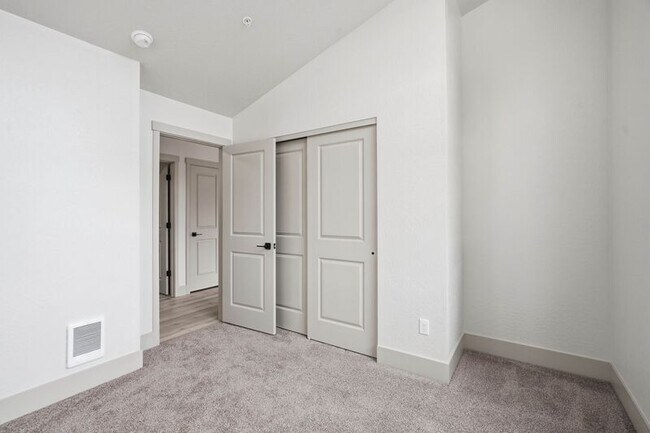 Building Photo - 1816 N 15th St