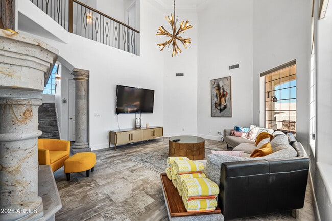 Building Photo - 15831 E Thistle Dr