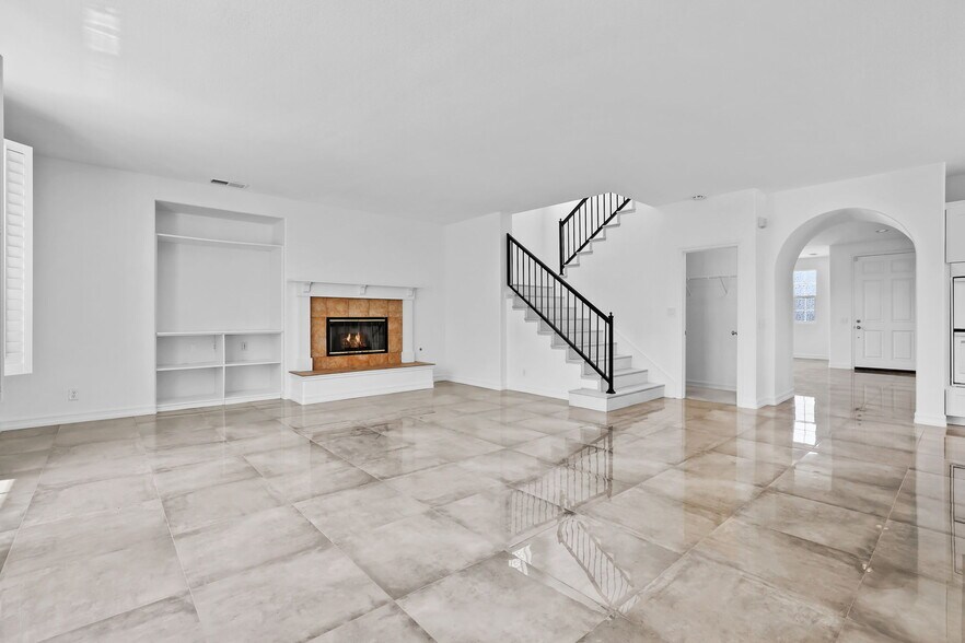 Building Photo - 5142 Pearce Dr