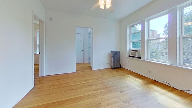 Building Photo - Rehabbed Portage Park One Bedroom