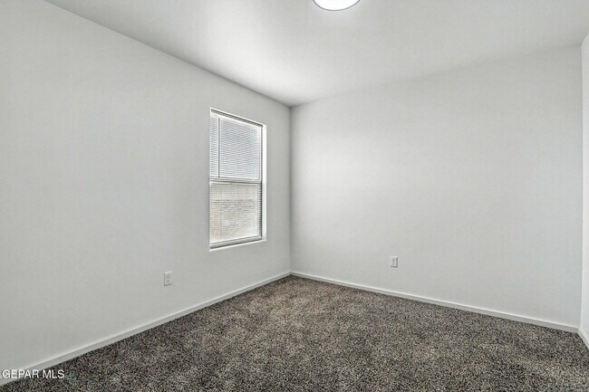 Building Photo - 941 Sandhurst Pl