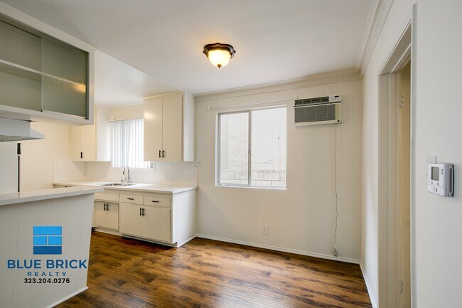 Building Photo - 426 Rexford Dr