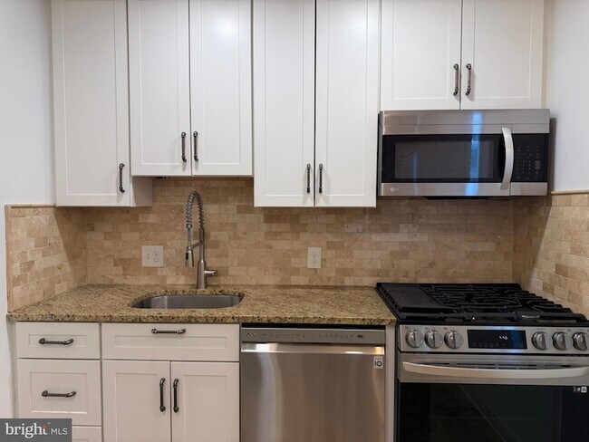 Building Photo - 114 Alders Dr