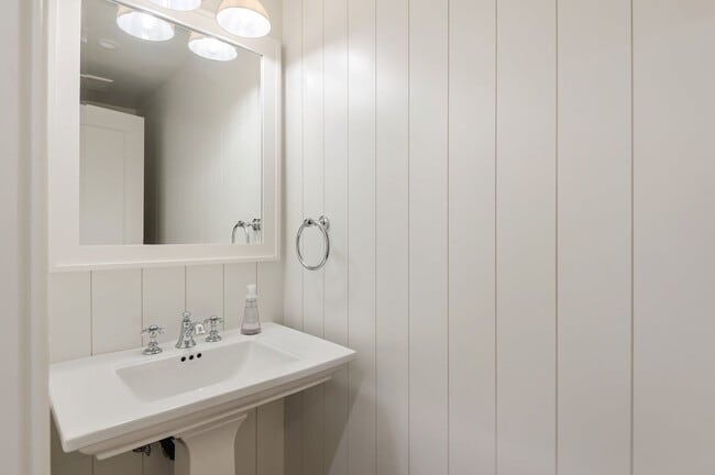 Building Photo - STUNNING  property for lease ~ Experience the Santa Barbara LIFE!