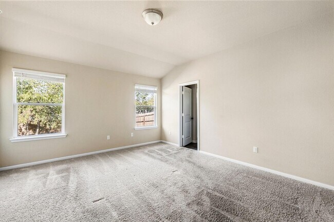 Building Photo - 910 Comal Run