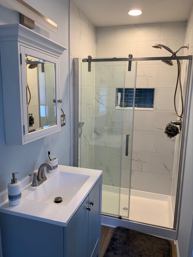 Building Photo - 602 18th Ave