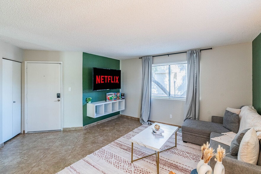 Building Photo - 8550 E McDowell Rd