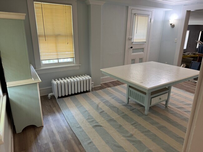 Furnished dining room - 60 Grove St