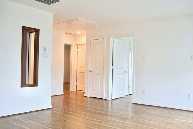 Building Photo - 17631 Carnation Gln Dr