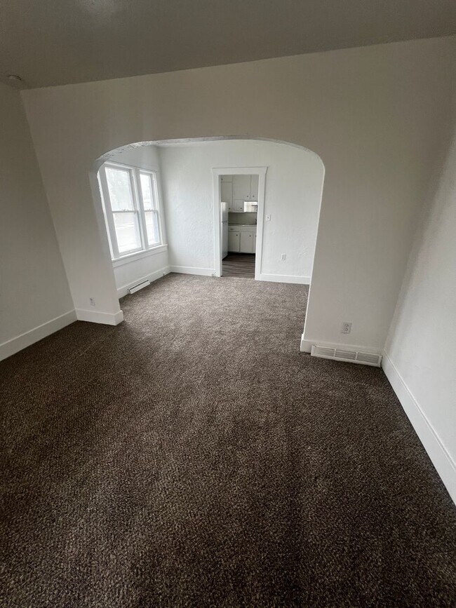 Building Photo - 454 N 7th Ave