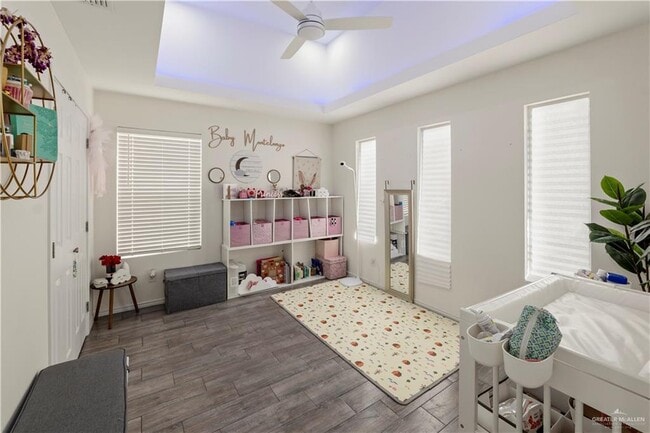 Building Photo - 609 E Interstate Hwy 2