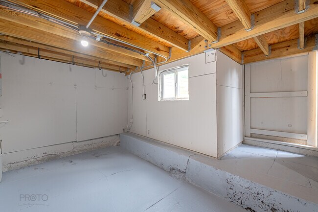 Building Photo - 3821 N Whipple St