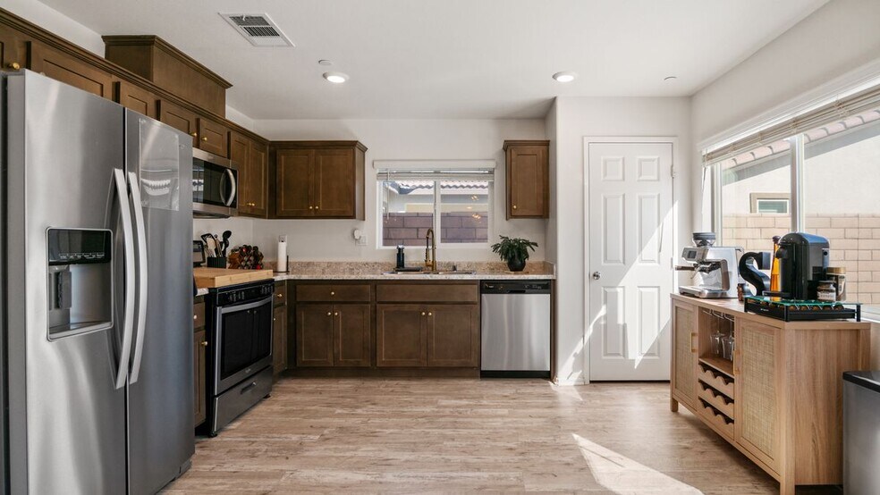 Building Photo - 67361 Rio Largo Rd