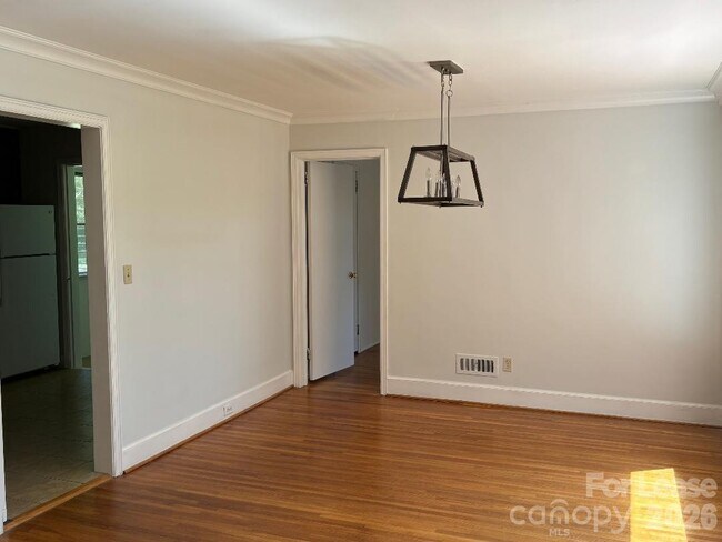 Building Photo - 6038 Preston Ln