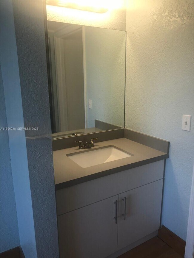 Building Photo - 816 NW 11th St