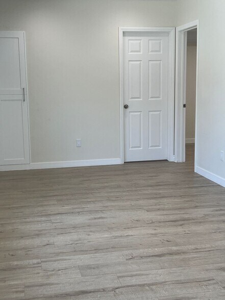 Building Photo - 14201 Calvert St