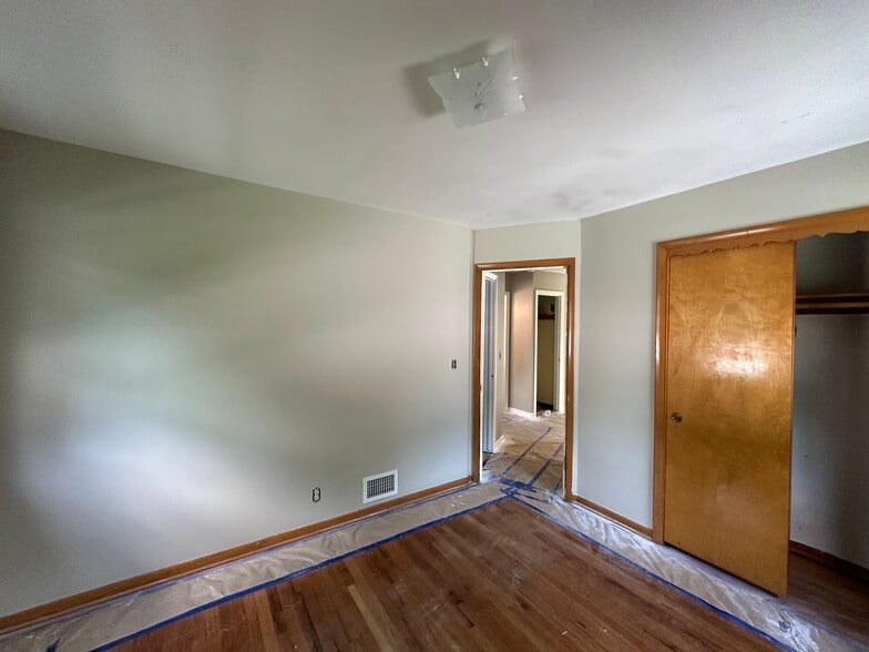 Bedroom 2, Current color - 8120 Burdette St