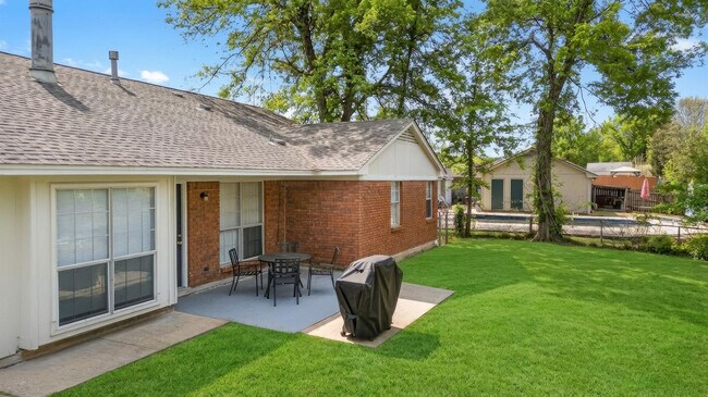 Building Photo - 2420 Haddington Rd