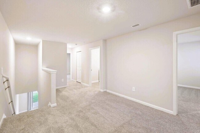 Building Photo - 491 Salisbury Cir