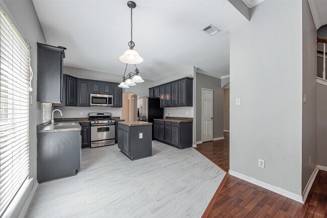 Building Photo - 3306 Autumn Forest Dr